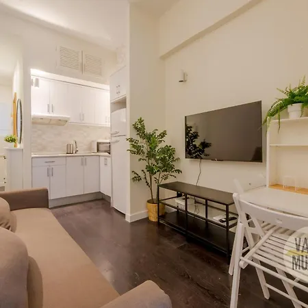 Tiny Apt Para 3Pax En La Plaza De Chueca Madrid Exterior photo